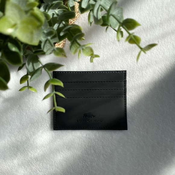 ✨SOLD✨- Vegan Leather Wallet - Single Sided - Picture 3 of 5